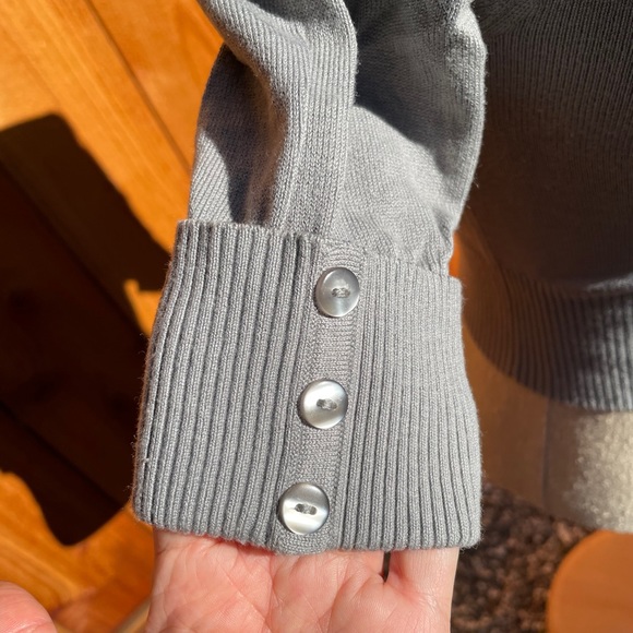 Turtle Neck - Picture 3 of 3